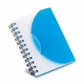 Anteckningblock i 5 olika färger på omslaget.