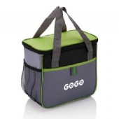 Snygg kylväska som finns i 4 olika färgkombinationer