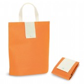 Ihopvikbar kasse i non woven material med tryck.