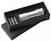 ficklampa i eloxerad aluminium i presentask.