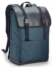 Ryggsäck med många fack och fickor.