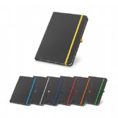 Svart anteckningsblock i läder imitation.