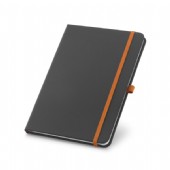 Svart anteckningsblock i läder imitation.