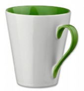 Vit keramikmugg med kontrastfärg på insida och handtag