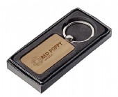 Rektangulär nyckelring med gravyr i bokträ