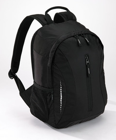 Sportig svart ryggsäck med gott om förvaringsutrymme.